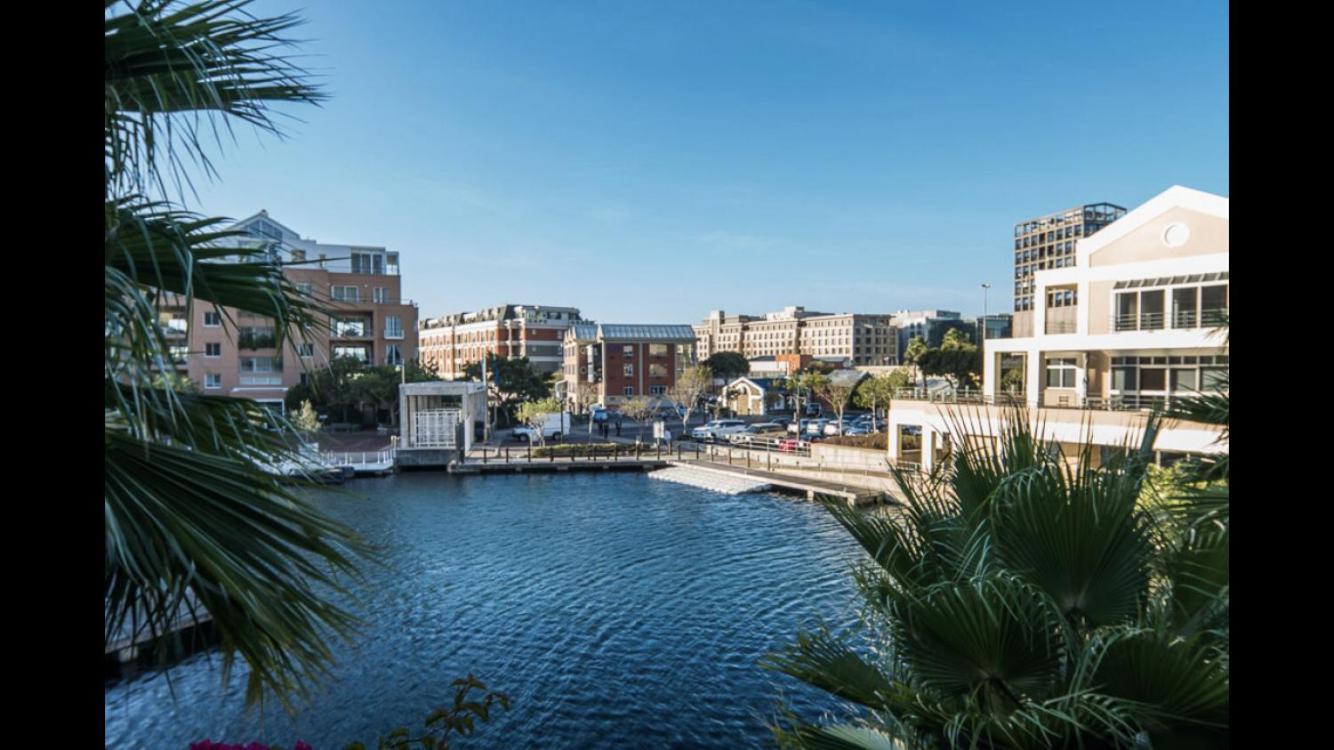Luxurious Secure V&a Waterfront Apartment *