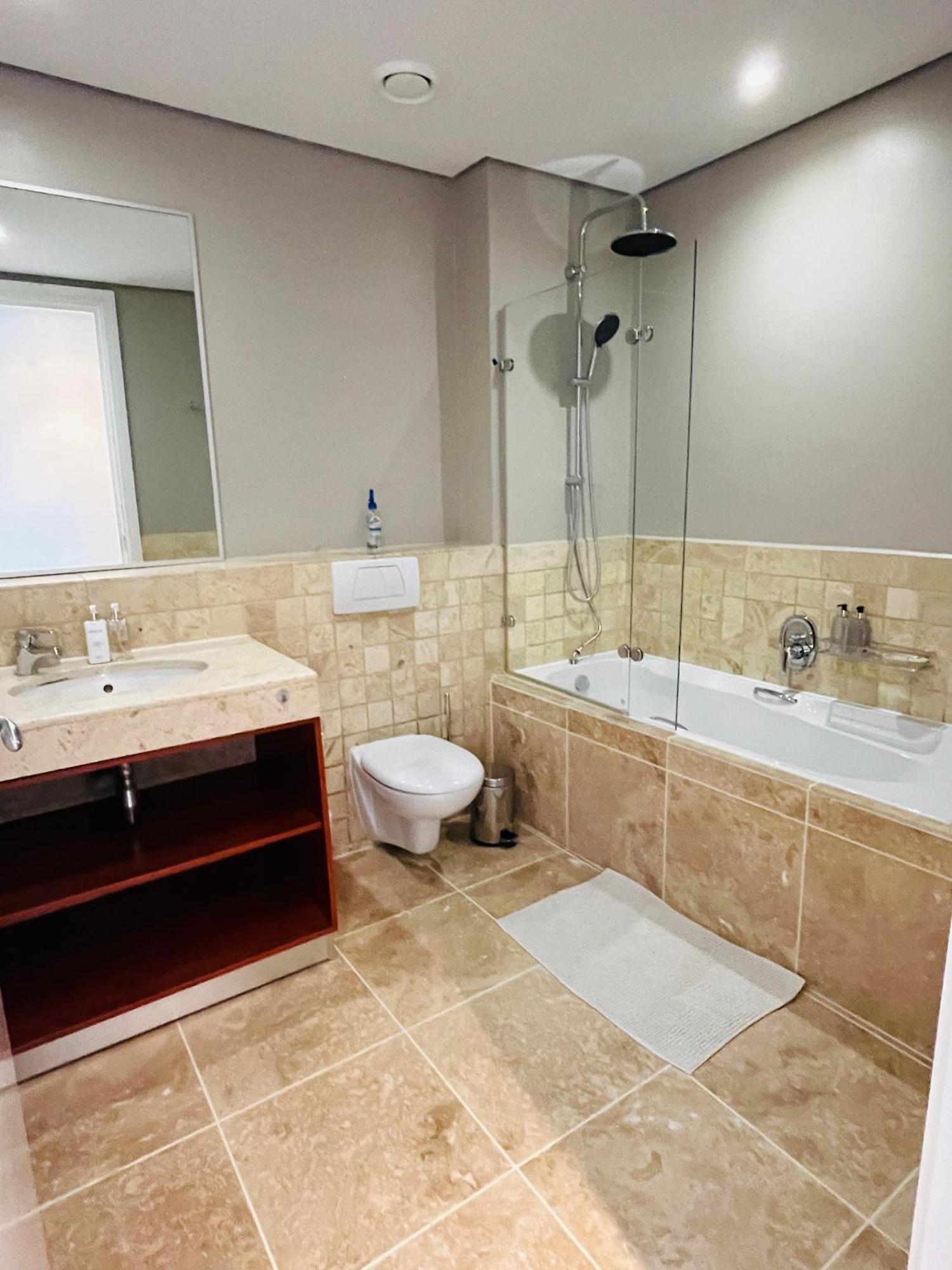 Luxurious Secure V&a Waterfront Apartment Cape Town